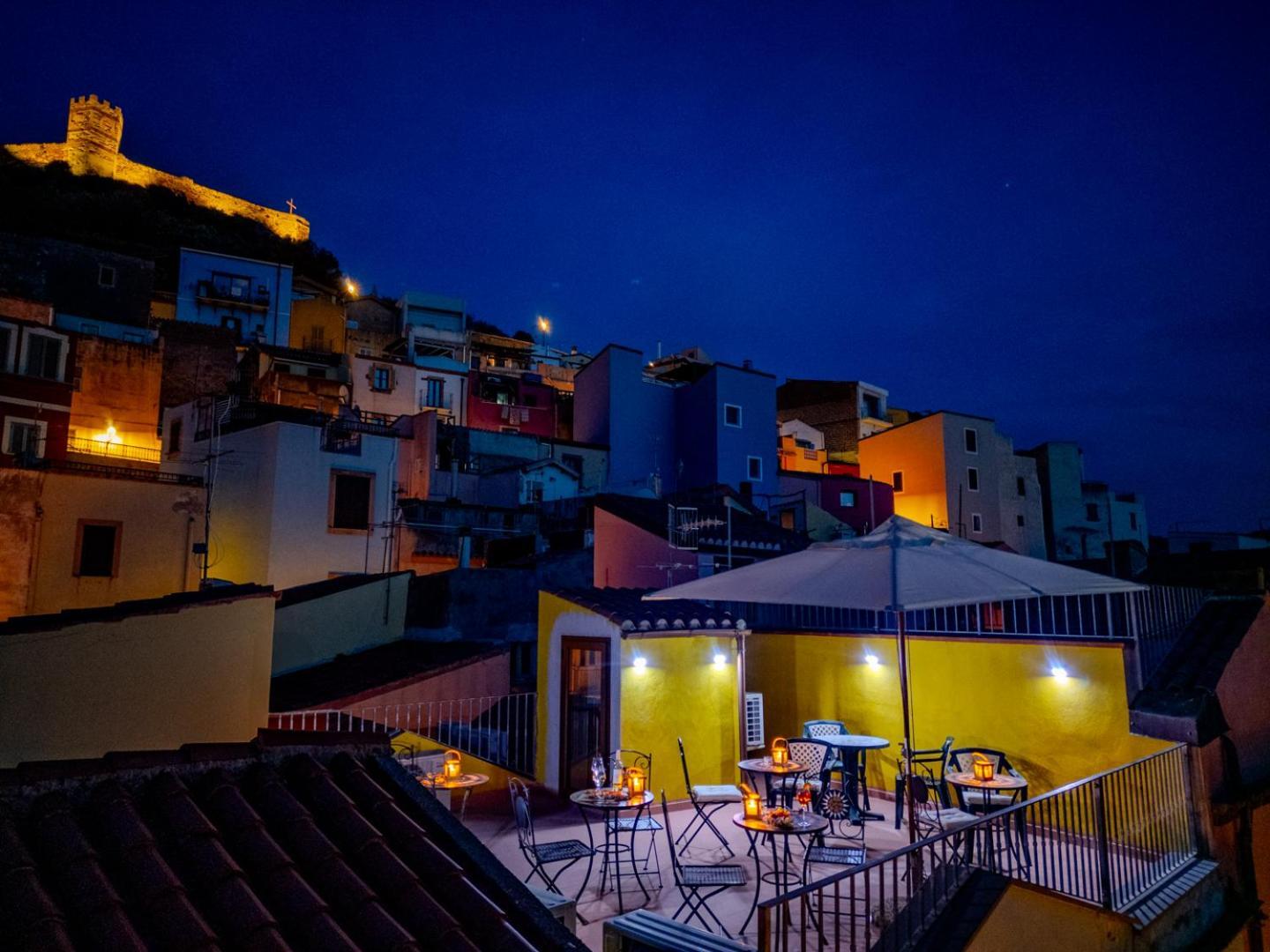 S'Apposentu - Un'Angolo Di Paradiso Con La Vista Sul Castello 보사 외부 사진