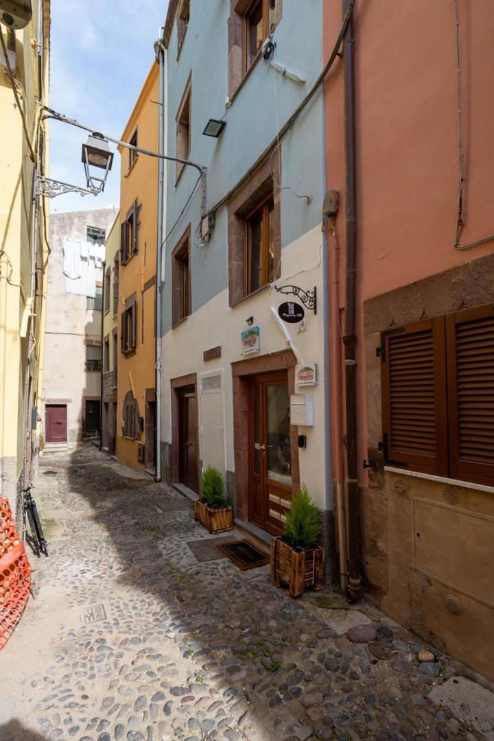S'Apposentu - Un'Angolo Di Paradiso Con La Vista Sul Castello 보사 외부 사진