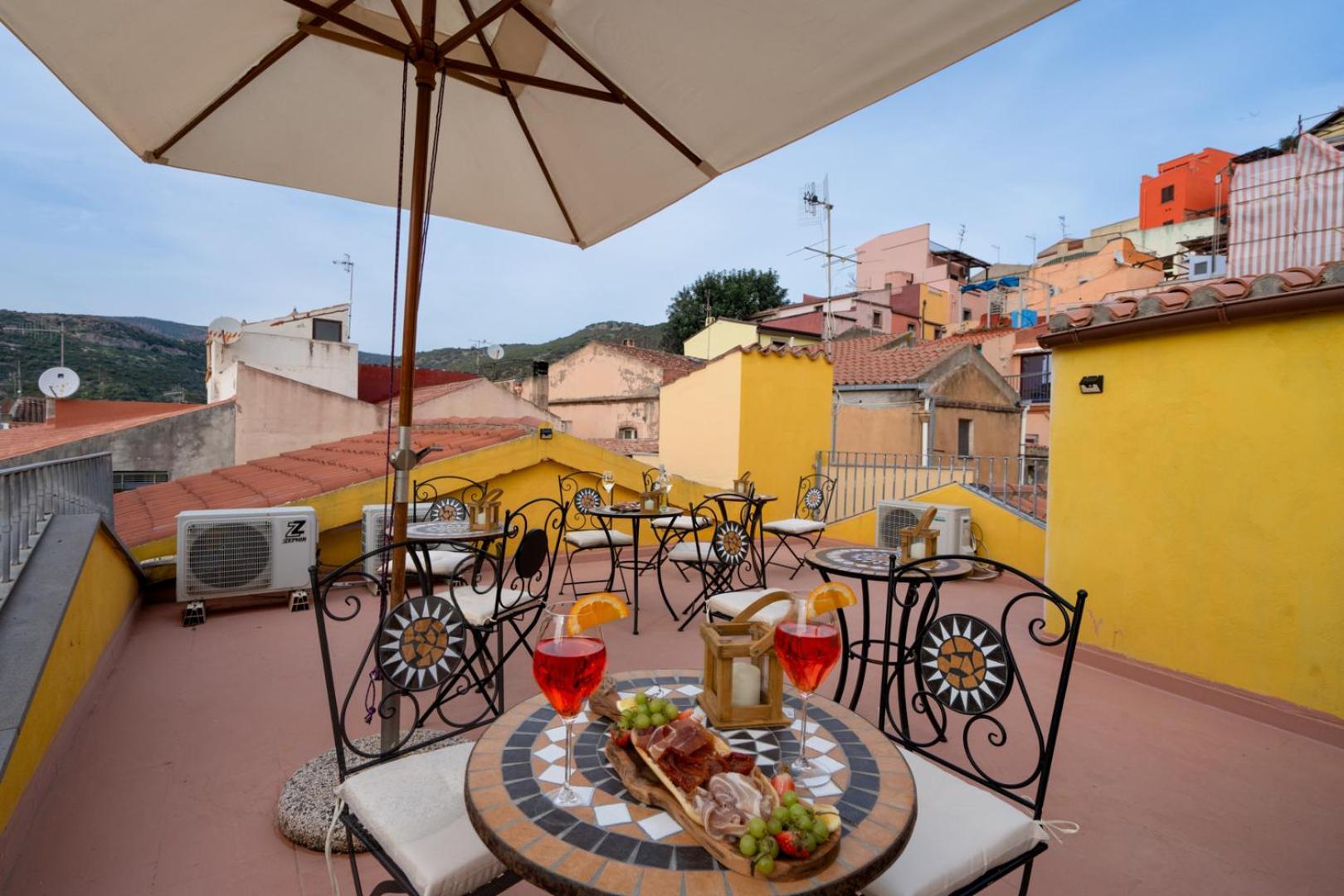 S'Apposentu - Un'Angolo Di Paradiso Con La Vista Sul Castello 보사 외부 사진