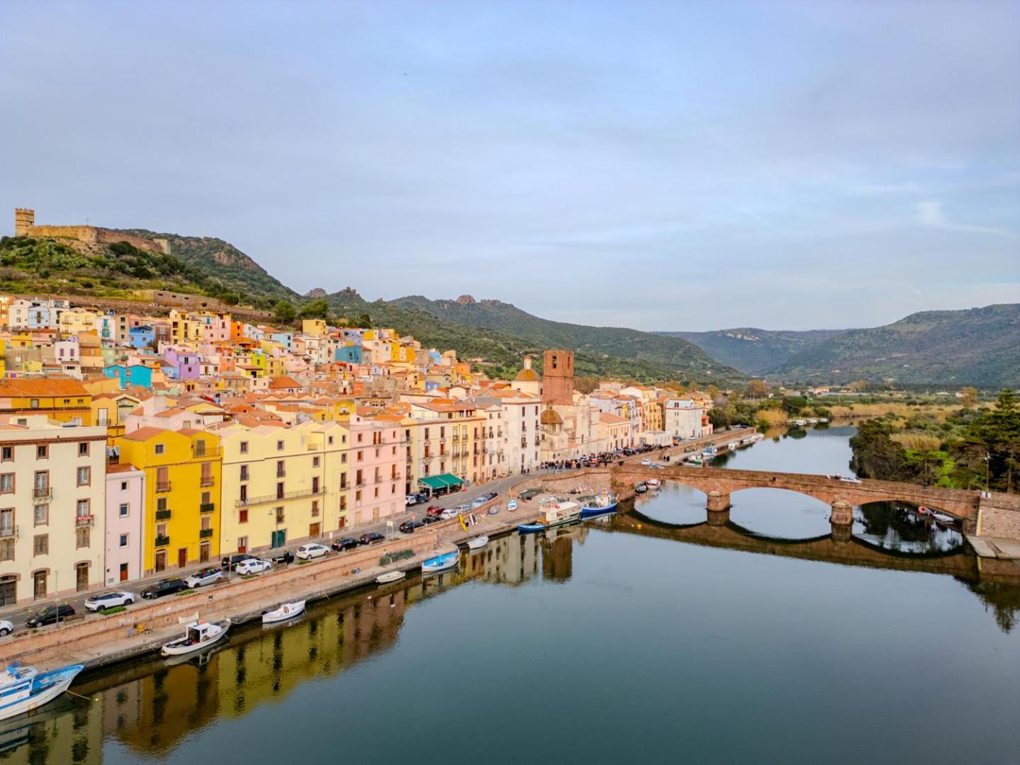 S'Apposentu - Un'Angolo Di Paradiso Con La Vista Sul Castello 보사 외부 사진