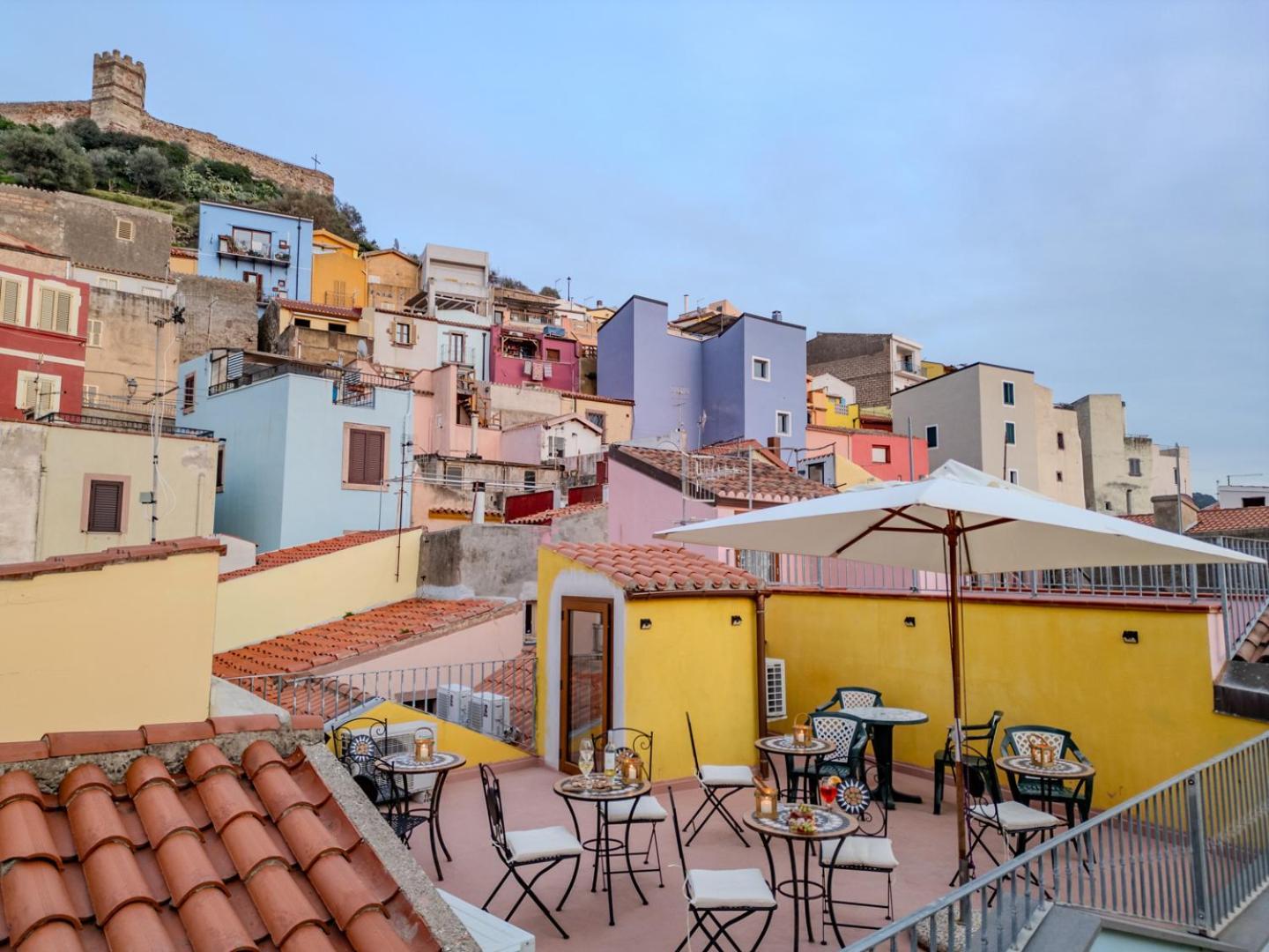 S'Apposentu - Un'Angolo Di Paradiso Con La Vista Sul Castello 보사 외부 사진