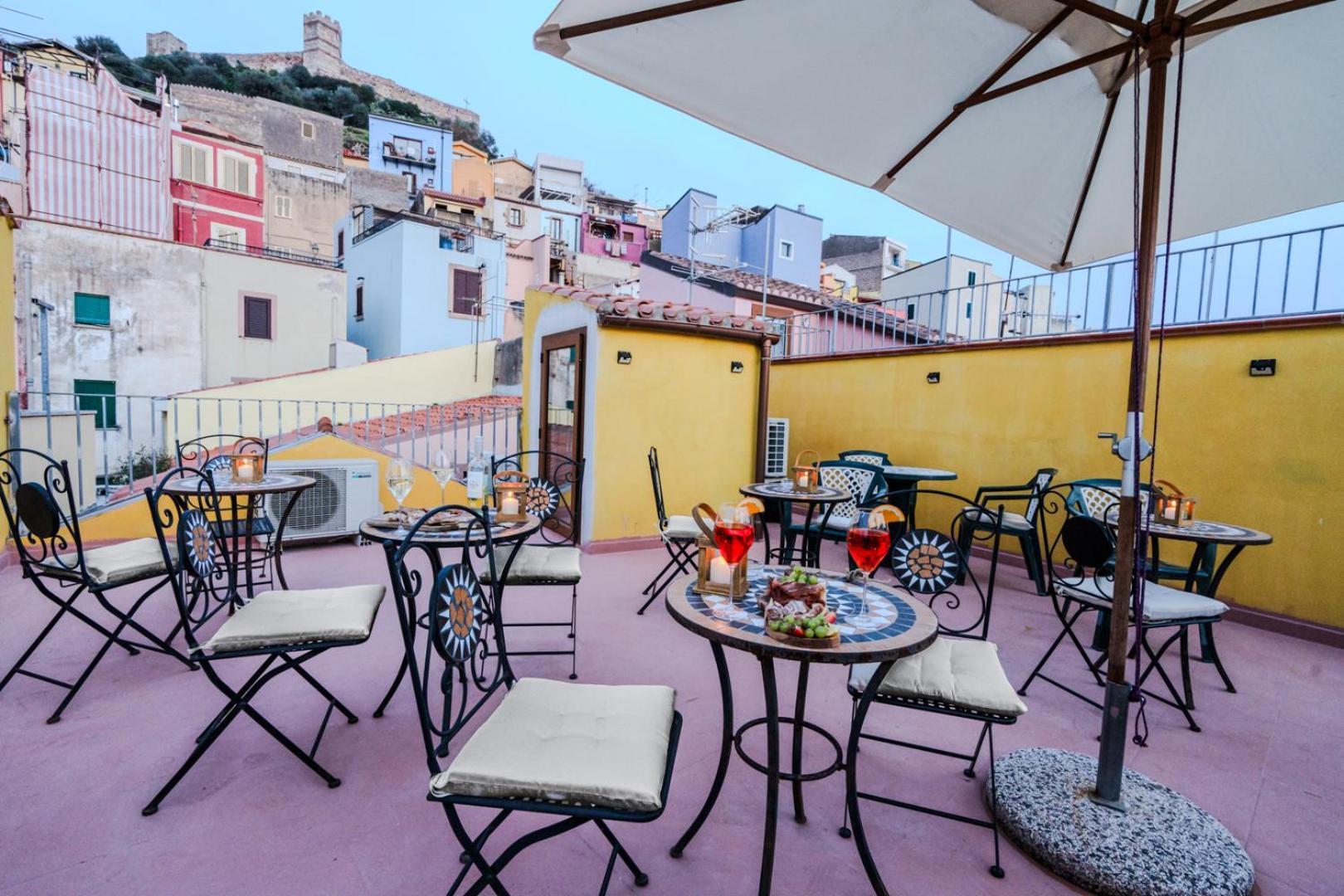 S'Apposentu - Un'Angolo Di Paradiso Con La Vista Sul Castello 보사 외부 사진